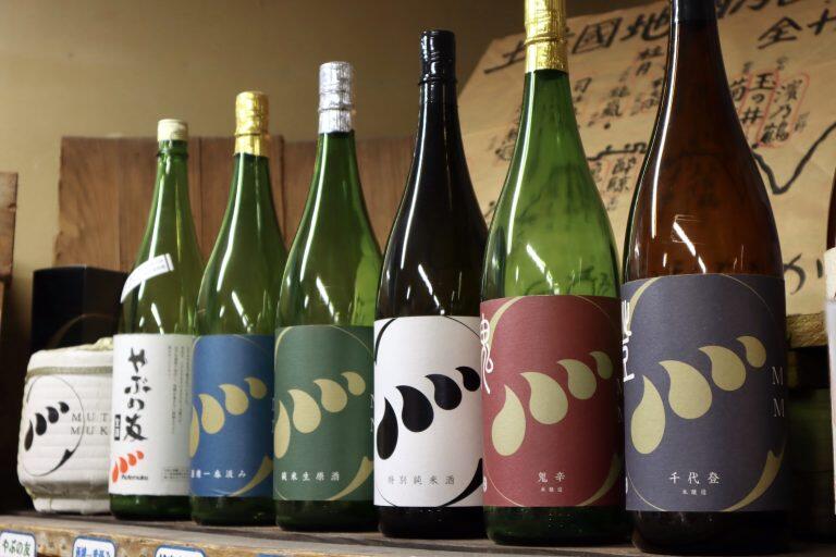 四万十川流域の恵を生かした日本酒やリキュールなどの種類も豊富