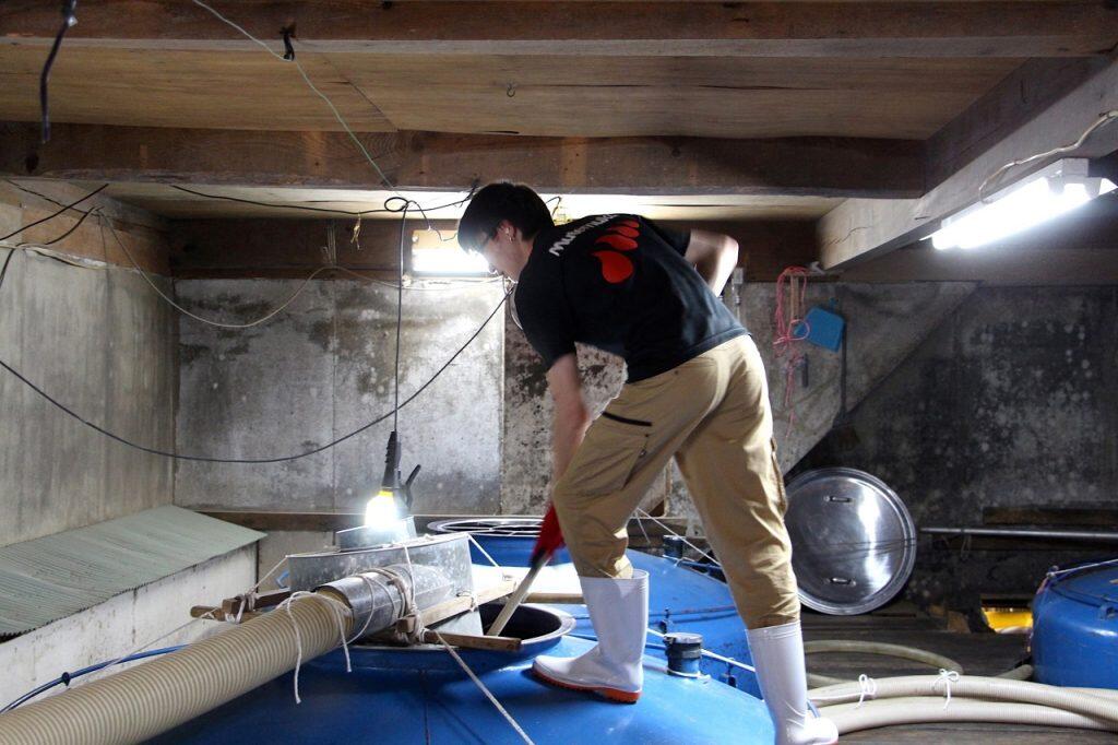 栗をたっぷり50%も使用し、その豊かな風味を封じ込めるように低温でじっくりと蒸留した「ダバダ火振」