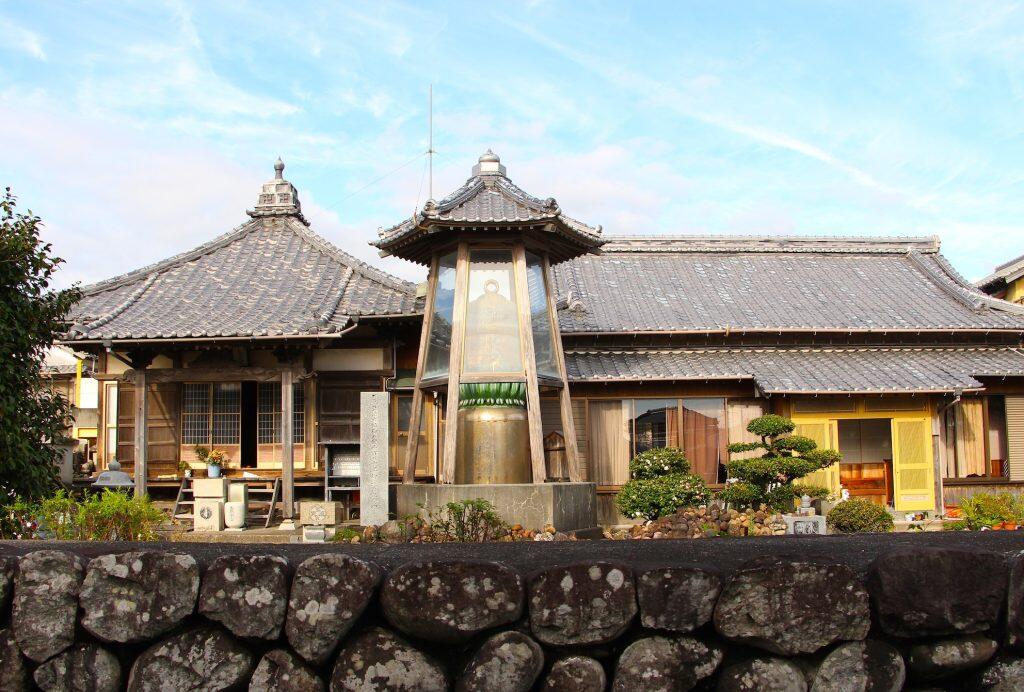 伝統と趣きを感じるノスタルジックな町並み