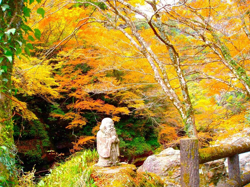 紅葉滝、七福神・福禄寿付近の紅葉