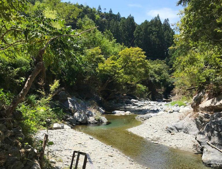 密かに注目されている行川を望む大自然で、ピザ作り体験やバーベキューが楽しめる「ふれあいの里 なめかわ」