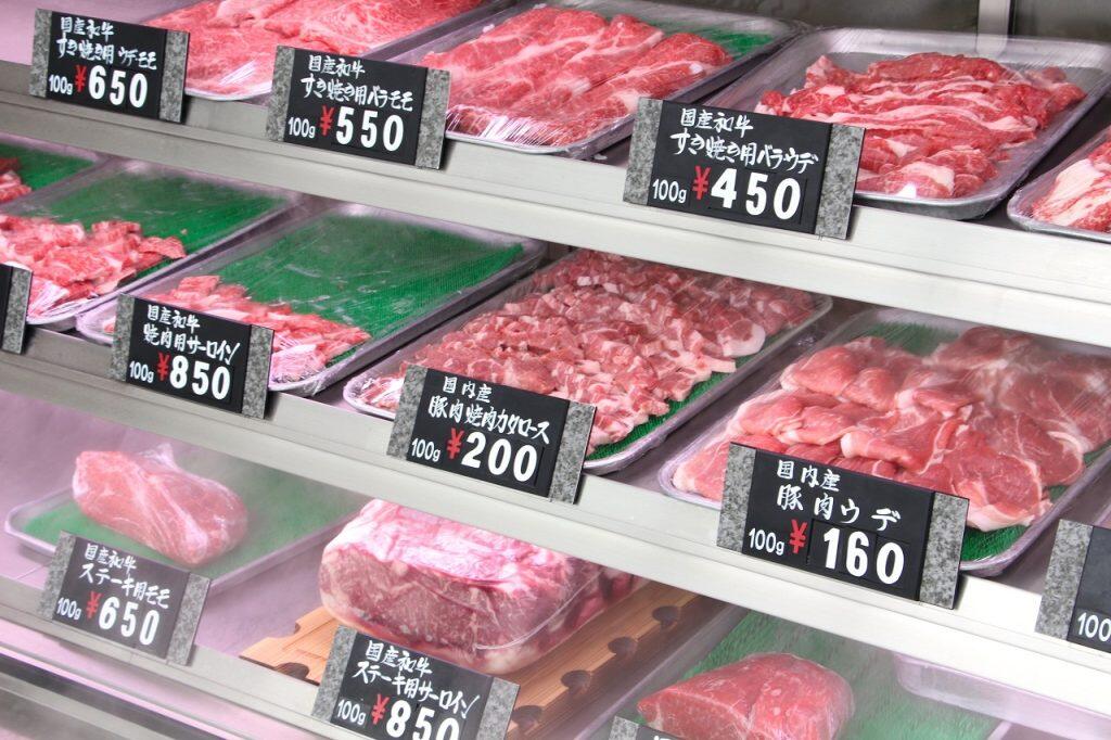 「松田精肉店」では、牛肉のほか、鶏肉や豚肉なども販売。