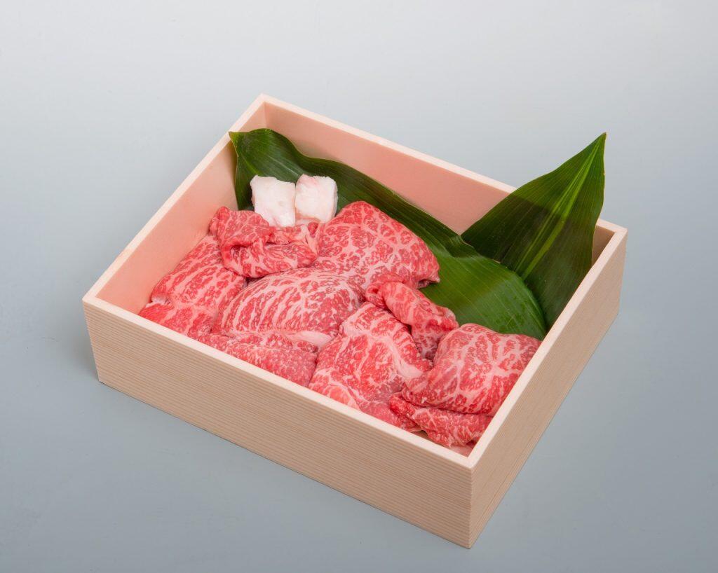 スライス肉を購入し、すき焼きでいただくことに!柔らかいお肉からジューシーな旨味が溢れ出し、お箸が止まりませんでした。