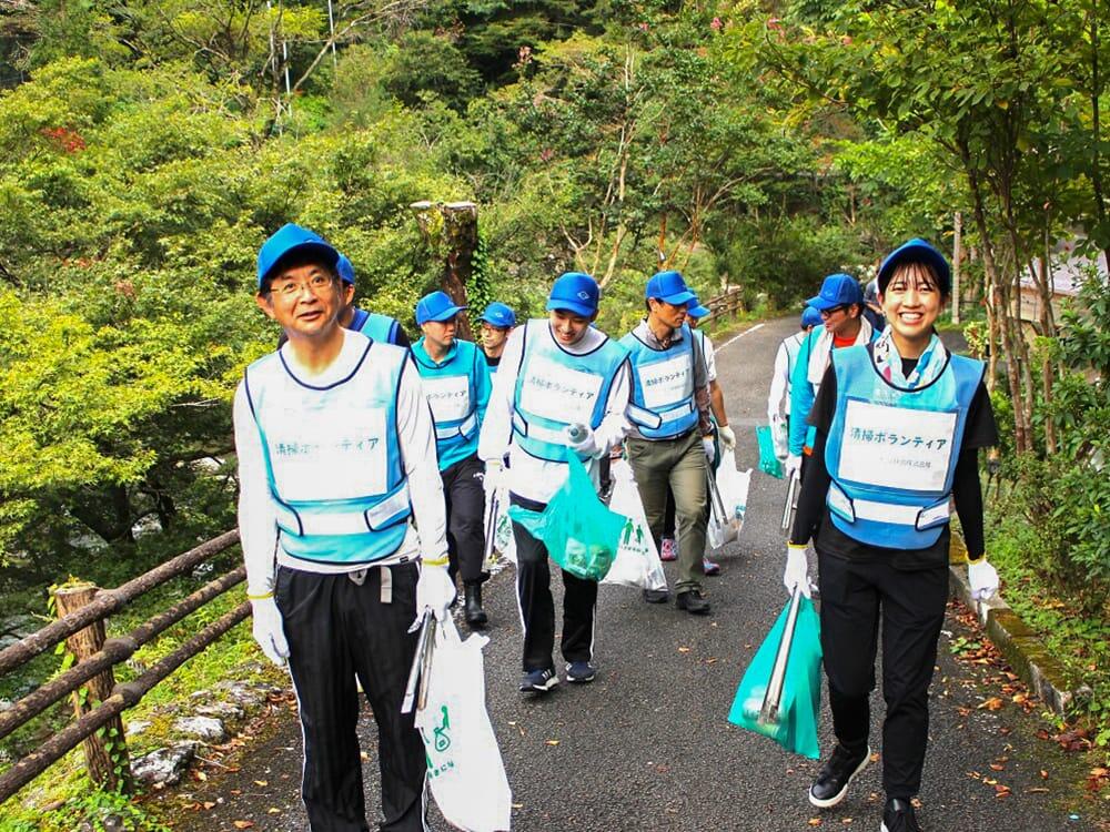 仁淀川近辺清掃活動の様子_1/仁淀鉄鋼株式会社/仁淀川清掃ボランティア活動