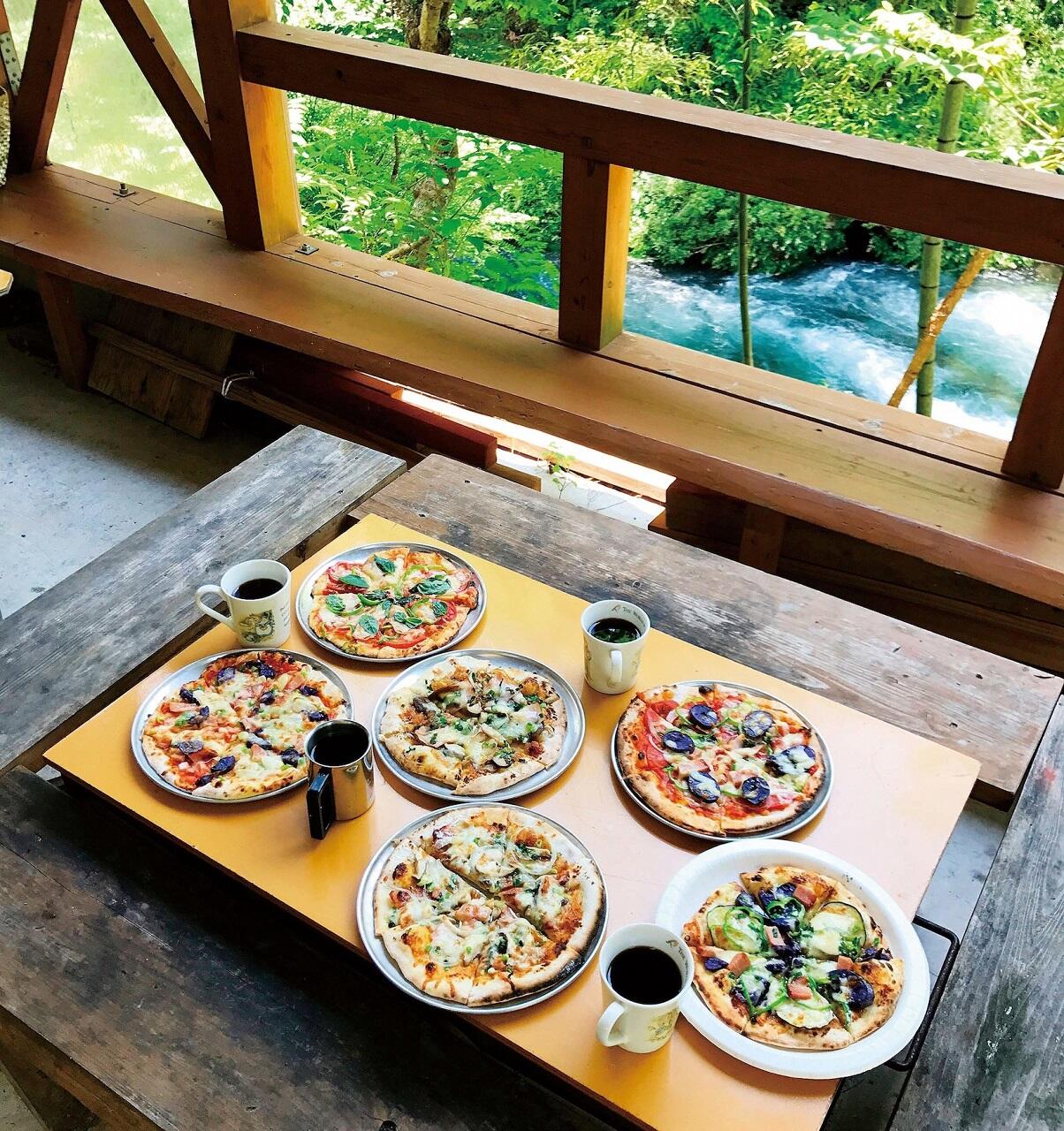 美しい行川(なめかわ)のほとりで地元の食材を使ってピザを作れる「ピザ焼き体験」