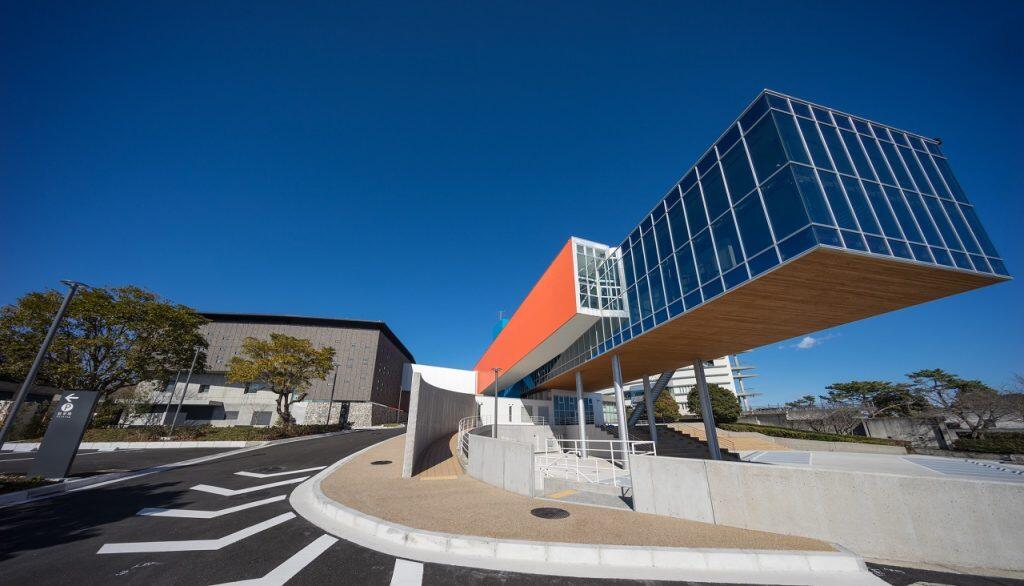 「坂本龍馬記念館」は、近代日本の黎明(れいめい)に生涯を捧げた幕末の志士・坂本龍馬の業績を顕彰するため、1991年、龍馬の誕生日である11月15日に開館しました