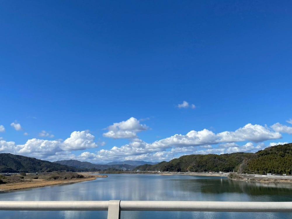 仁淀川河口大橋から撮影した仁淀川の様子