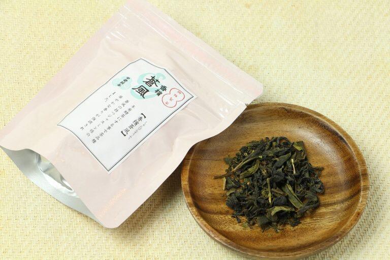 ジャスミンのような香りが楽しめる「蒼風」を使った半発酵茶「香檳蒼風」