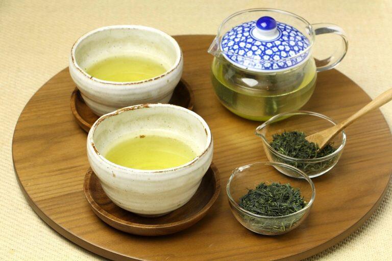 日本茶のプロが作る「岡林製茶」のお茶は、電話注文のほか、佐川町の中心部にある「さかわ観光協会」などでも購入できます