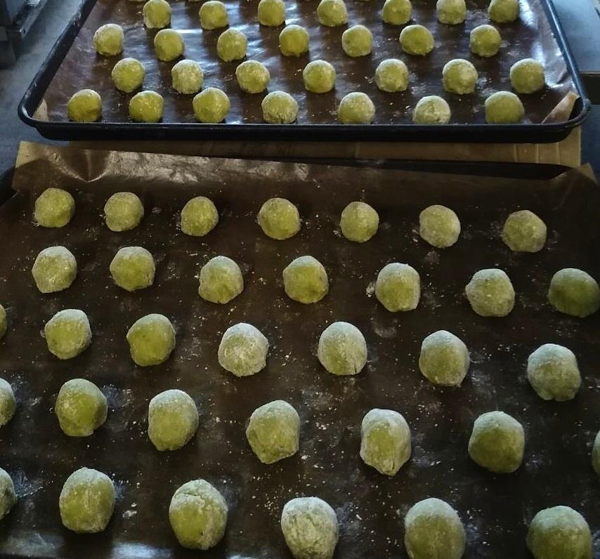 伝統の味を継承したお饅頭は、防腐剤などは一切使用せず、ひとつひとつ手作りで仕上げた素朴な味わいが魅力