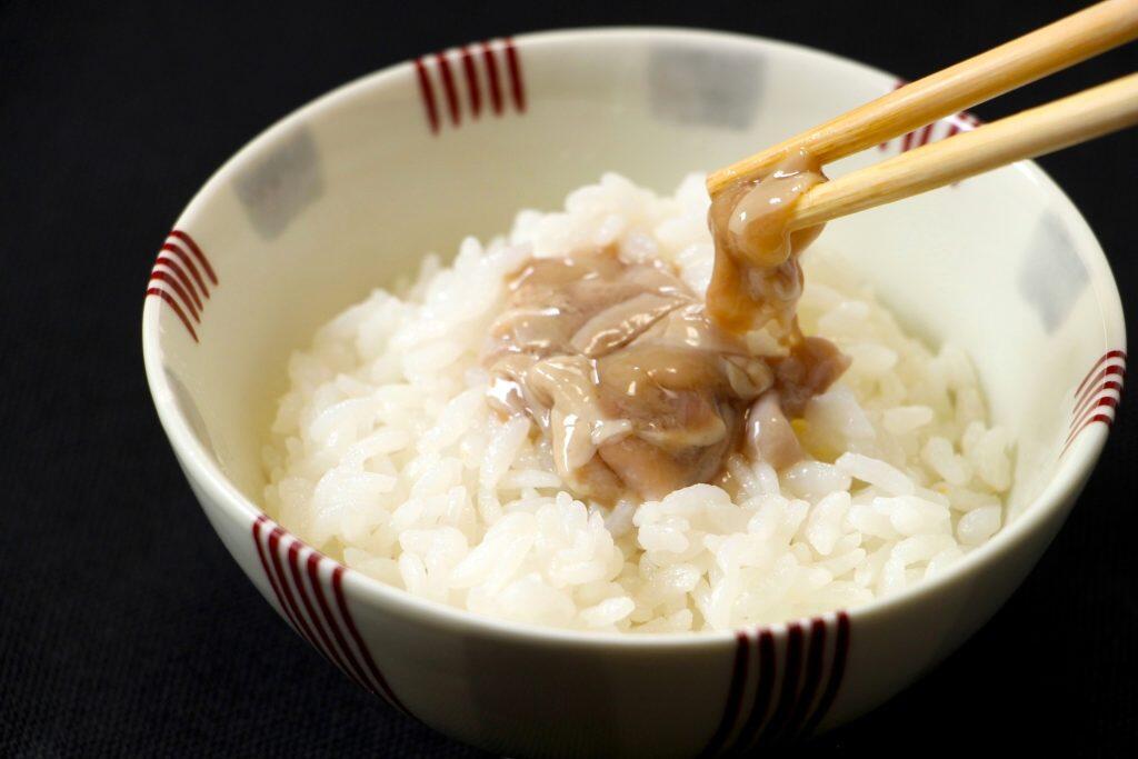 お酒の肴やご飯のお供にはもちろん、パスタやピザ、炒め物や煮物などの隠し味として使用するのもオススメですよ
