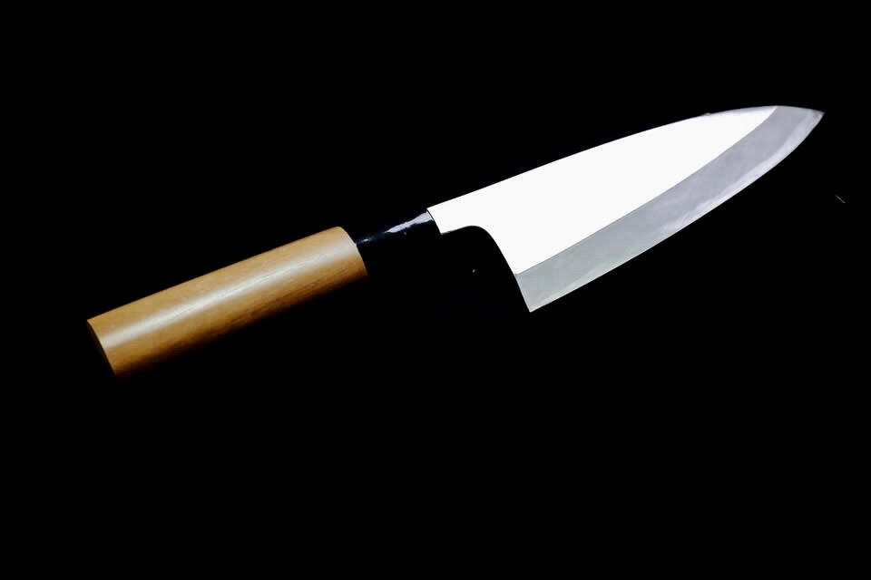 魚を捌く際に重宝する出刃包丁