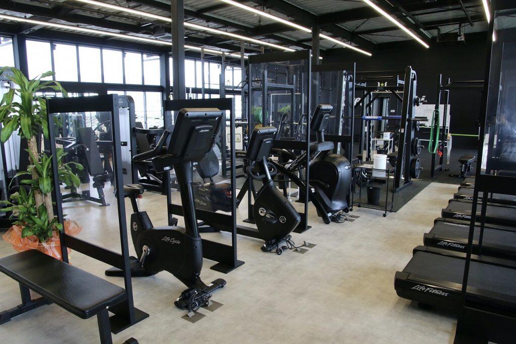 本家アメリカのクロスフィット団体より正式にクロスフィットのための施設として認定されている「クロスフィット高知」