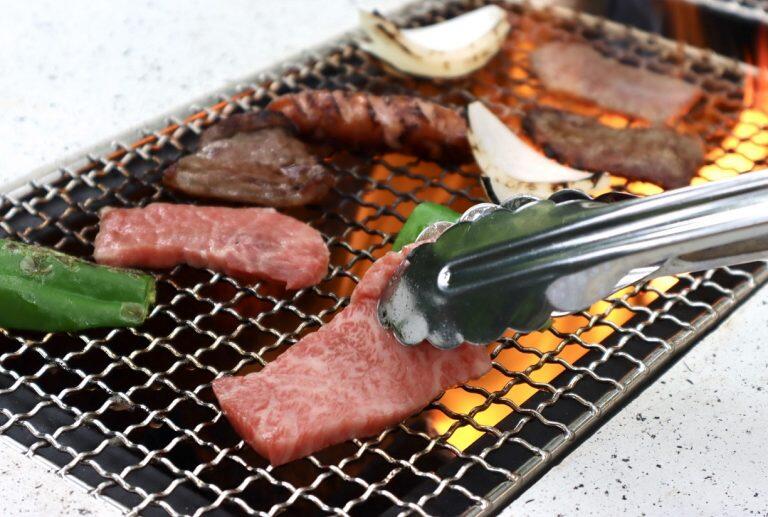 ロース・肩ロース・ウデ・モモ・上バラが盛り込まれ