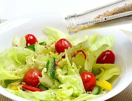 「我家のだし」を作り出したのは、「しまんと百笑(どめき)かんぱに」です。