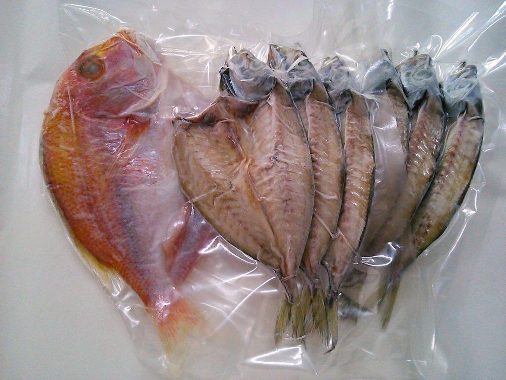 「吉井海産物店」の干物は、店頭または電話注文にて購入いただけます。