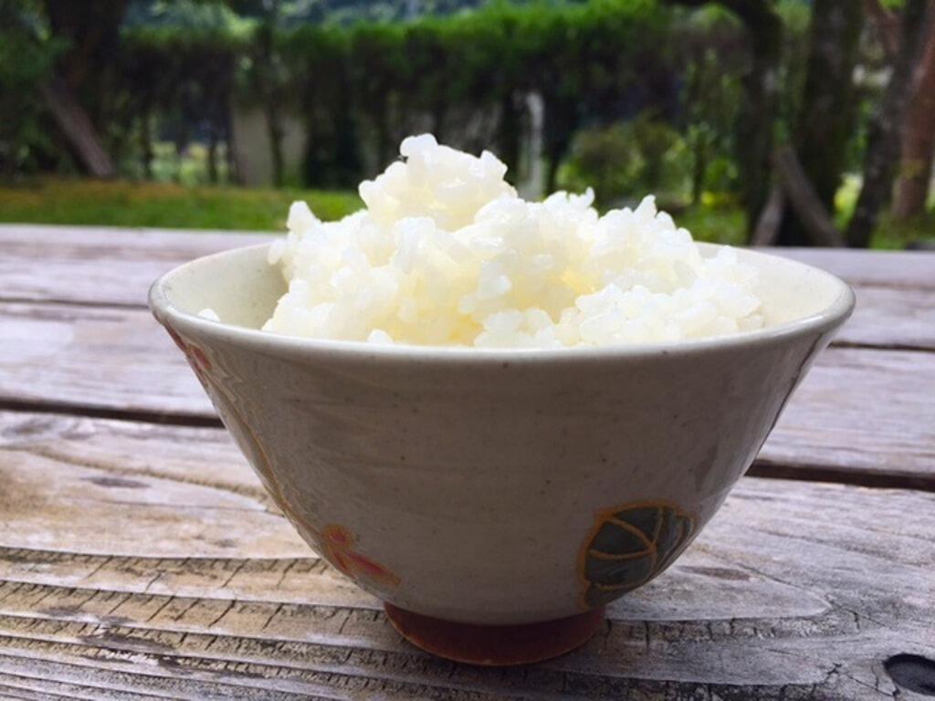 ホカホカに炊き上げられた「山間米」は、ふっくらツヤツヤで、味・香り・粘りのバランスが最高!!