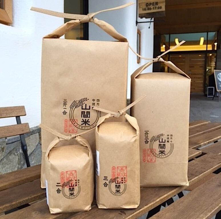 バリエーションも5kg・4kg・2kg・450g(三合)・300g(二合)と選べるので、贈り物や引き出物などにもオススメですよ。