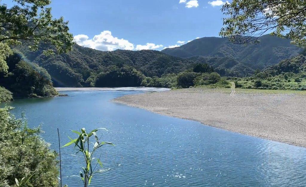 日本最後の清流と謳われる四万十川をはじめとした、山間部から太平洋まで縦貫する豊かな自然に囲まれた地域