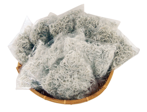 干す時間で印象がガラリと変わる、少し固めに仕上げた食べ応えのあるじゃこカチリ