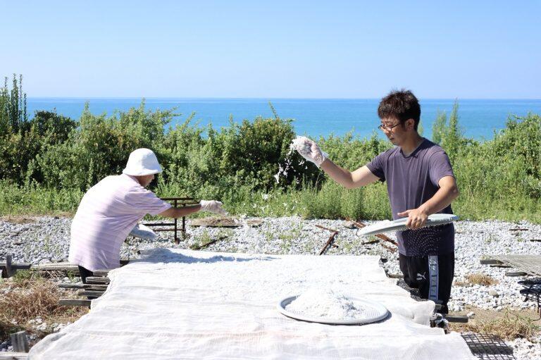 天日干しすることで、ふんわりしっとり、柔らかで口当たりの良いしらす干し