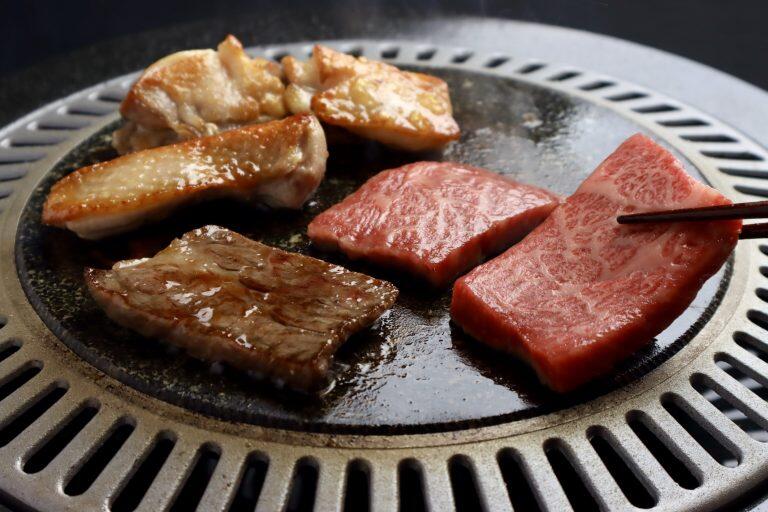 ジューシーな赤身は噛むほどに旨味が溢れ出ます