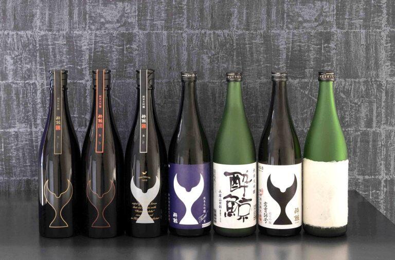 会社ロゴをあしらったオシャレで高級感漂うボトル