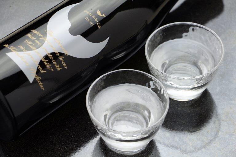 上品な吟醸香とキレの良い後口、喉元で広がるふくよかな風味