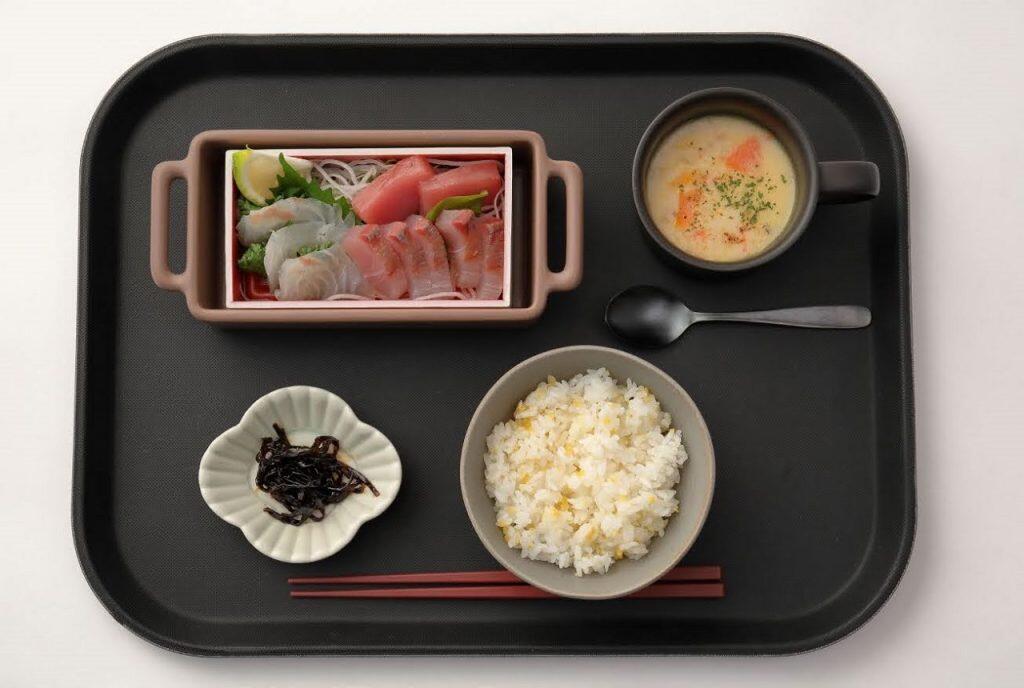 チャウダーがセットになった『須﨑のサカナ盛り定食』