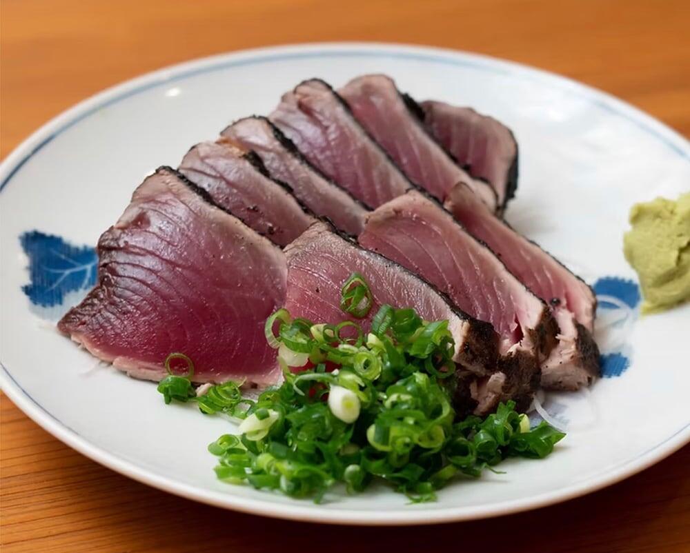 漁師町・久礼から直送!「田中鮮魚店」の絶品鰹の藁焼きタタキ!