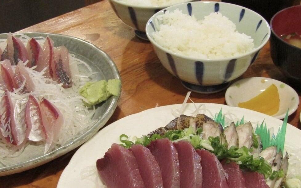 藁焼きタタキとごはんとみそ汁セット