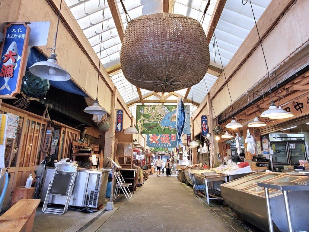 お店の向かいには食堂「漁師小屋」