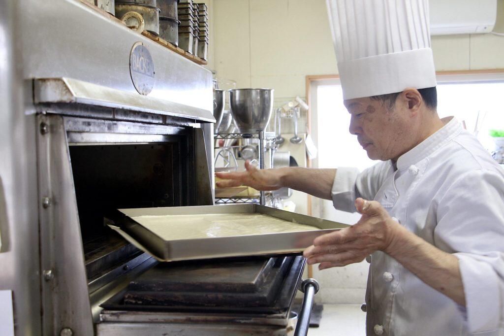 オーナーの有田さんは、東京の洋菓子店で確かな技術とセンスを会得し、ご実家である老舗和菓子店「有田有為堂」で修行を重ねたスイーツのプロフェッショナル