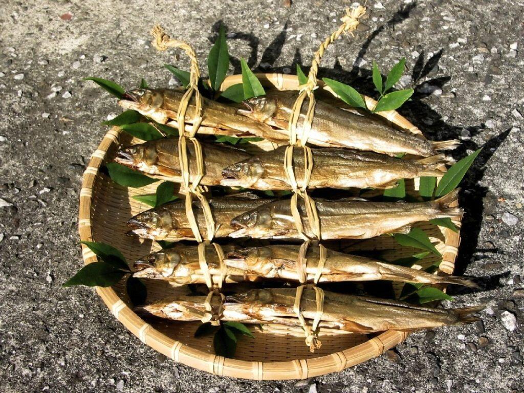 焼鮎の芳ばしい香りと旨み、ゆずの爽やかな香り溢れる極上の美味しさ