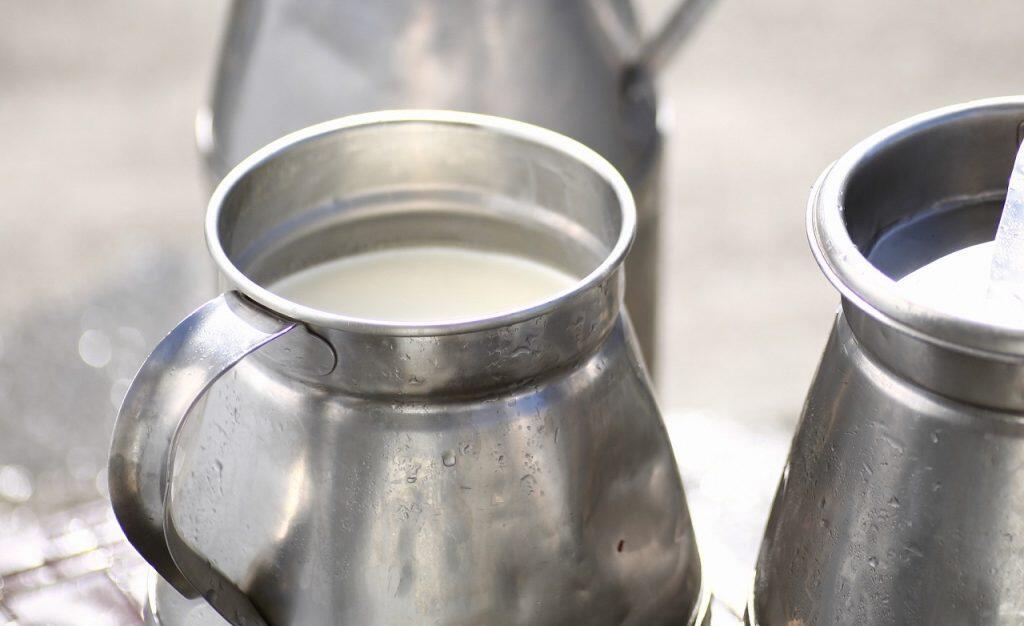 雪ヶ峰牧場のジャージー牛乳を使用した「ジャージー乳」