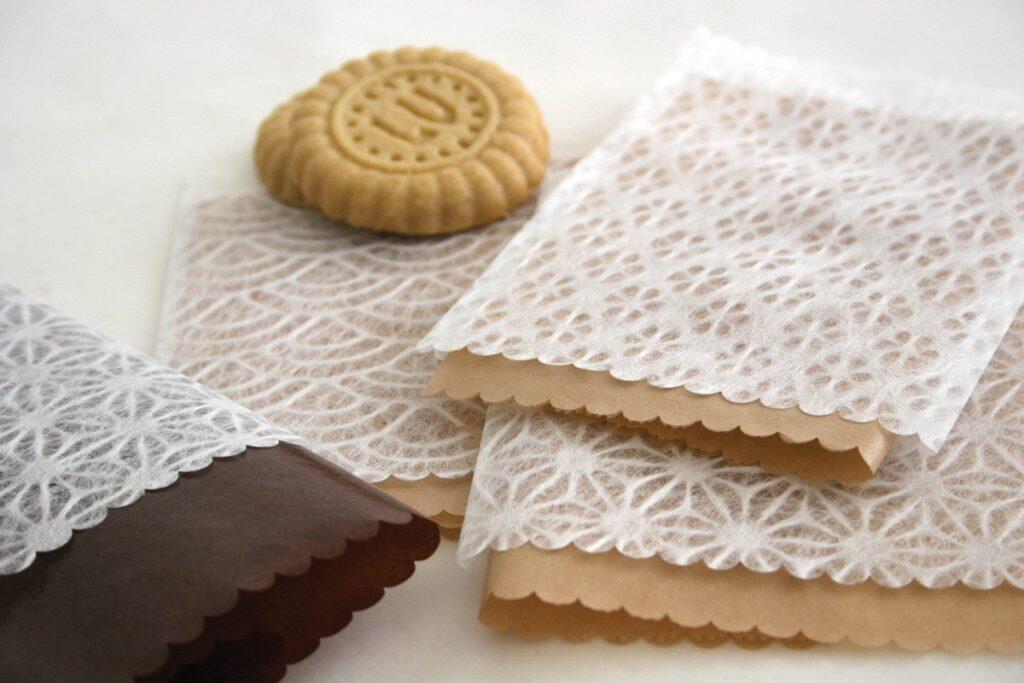 和菓子を置く懐紙