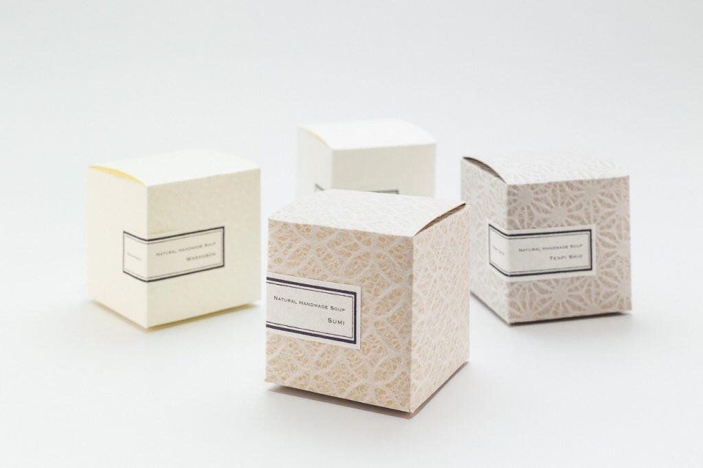 和紙を使った手のひらサイズの可愛い小箱やギフト袋