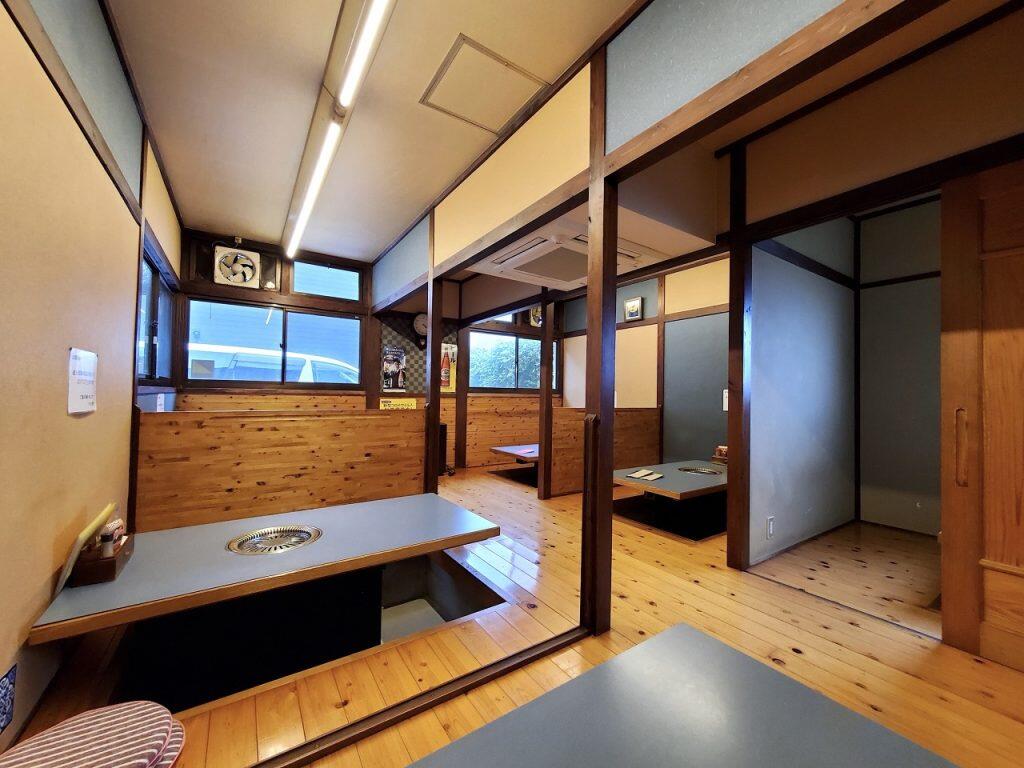 遠方から足繁く通うファンも多い人気の焼肉店