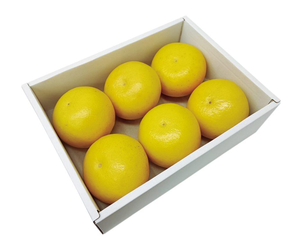 旬を迎える11月下旬頃から、日曜市やスーパーマーケットの果物売り場にどどーんと並び