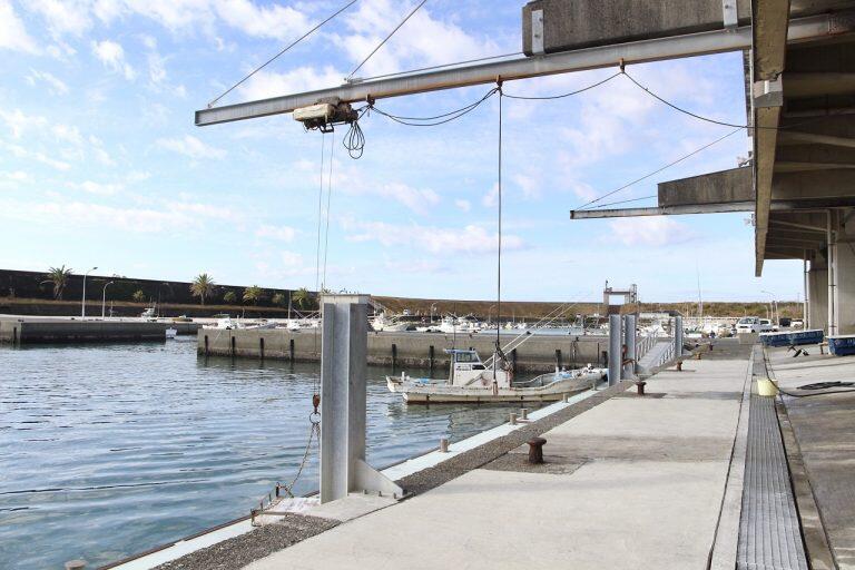 吉川漁港のすぐ近くにある「土佐角弘海産」