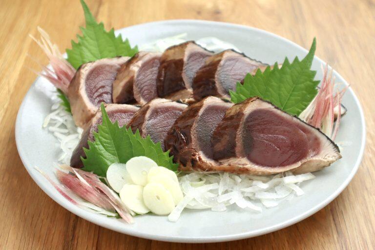 タマネギや大葉、ミョウガなどをトッピングすると、さらに美味しくいただけます