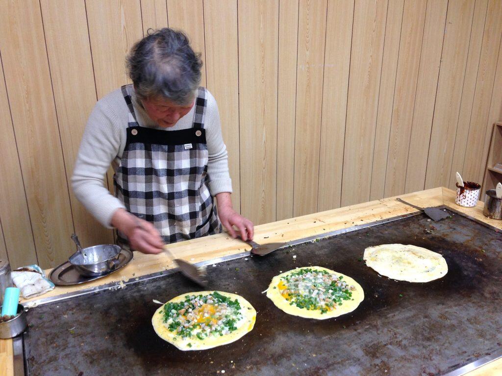 1度食べたらヤミツキ必至!土佐清水市名物「ペラ焼き」
