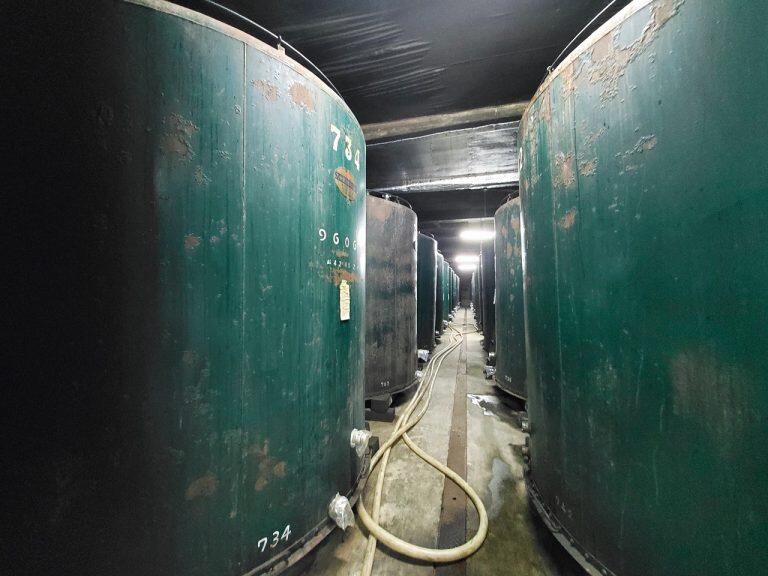 奇跡の清流と謳われる仁淀川水系の伏流水を仕込み水にするなど、美味しい酒造りにこだわっています