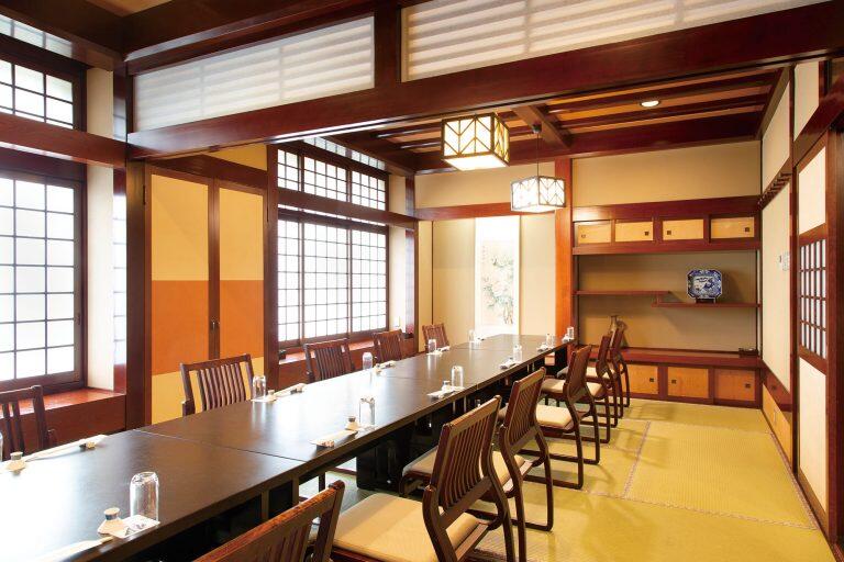 老舗の風格ある佇まいや、土佐らしい温かなおもてなしも人気