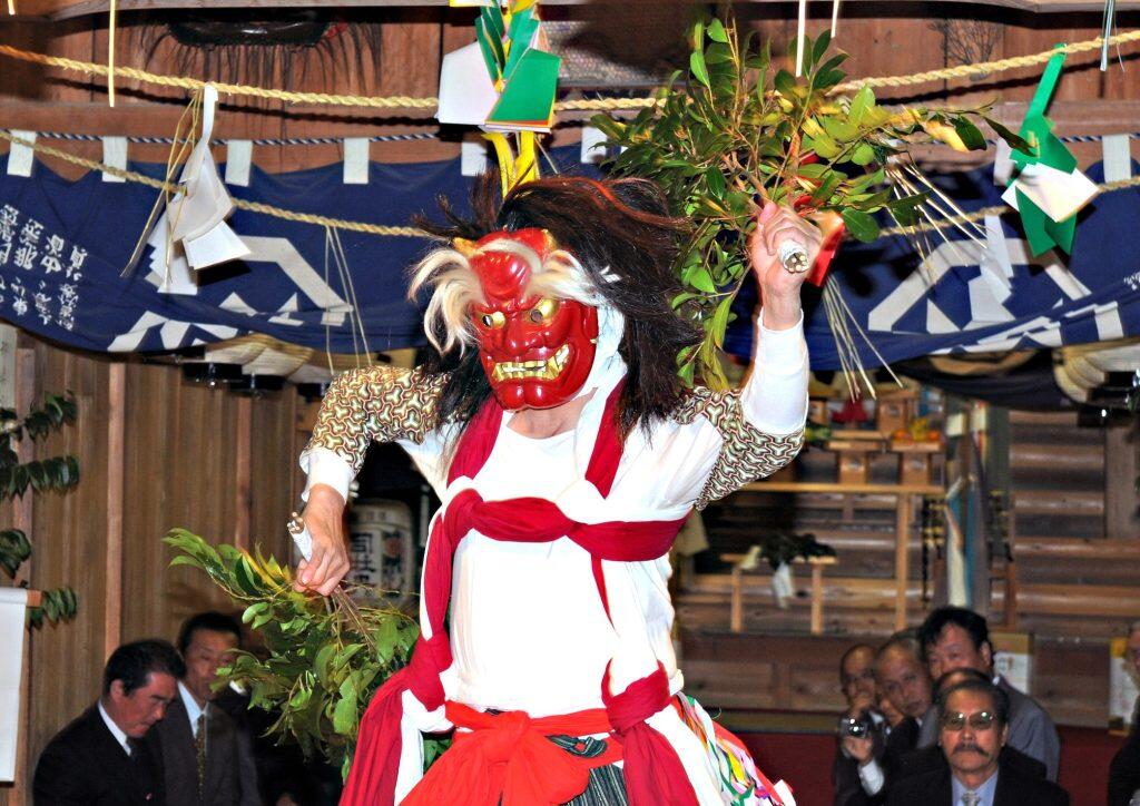 第六節・大蛮」は、暴れん坊の神・大蛮(だいばん)が7つの宝を神様に返上するという物語