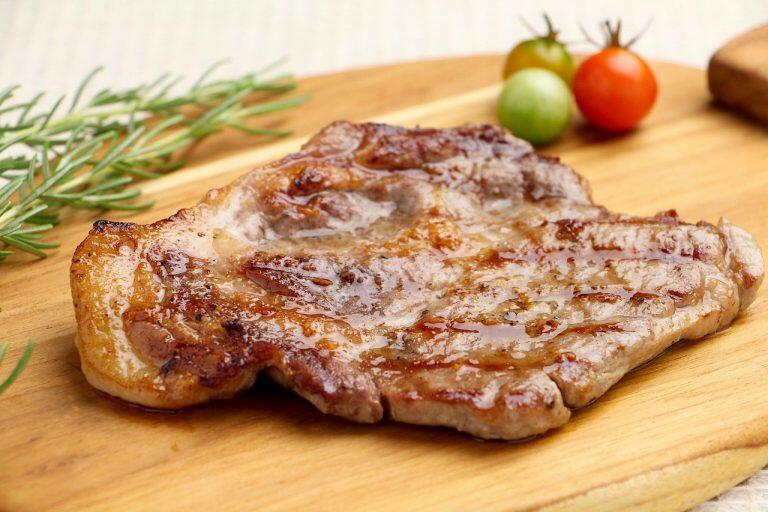 食べれば、ジュワッと溢れる脂の甘みとジューシーな旨味に大満足間違いなし