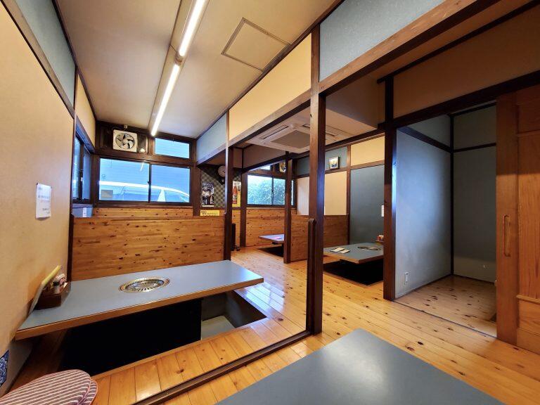 遠方から足繁く通うファンも多い人気焼肉店