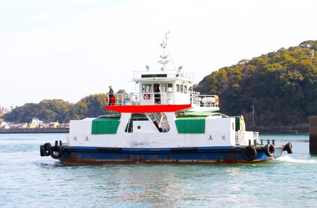 海を渡る県道・長浜~種崎を結ぶ県営渡船