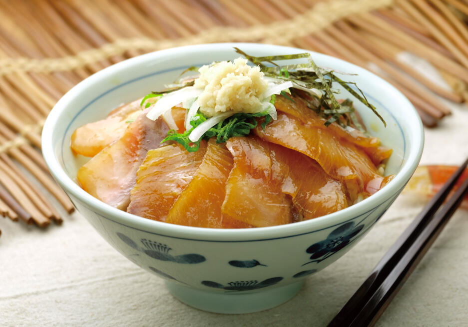 カンパチや鯛、ブリの漬け丼を味わえる「土佐の海鮮丼の素 5種食べ比べセット