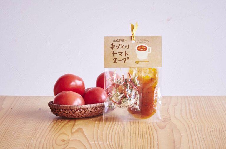 トマトソースを作っているのは、シュガートマトを使った加工品の製造・販売や福祉事業を行っている「日高わのわ会」の皆さん!